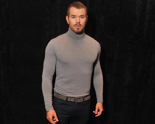 Kellan lutz feb10 7047m.jpg