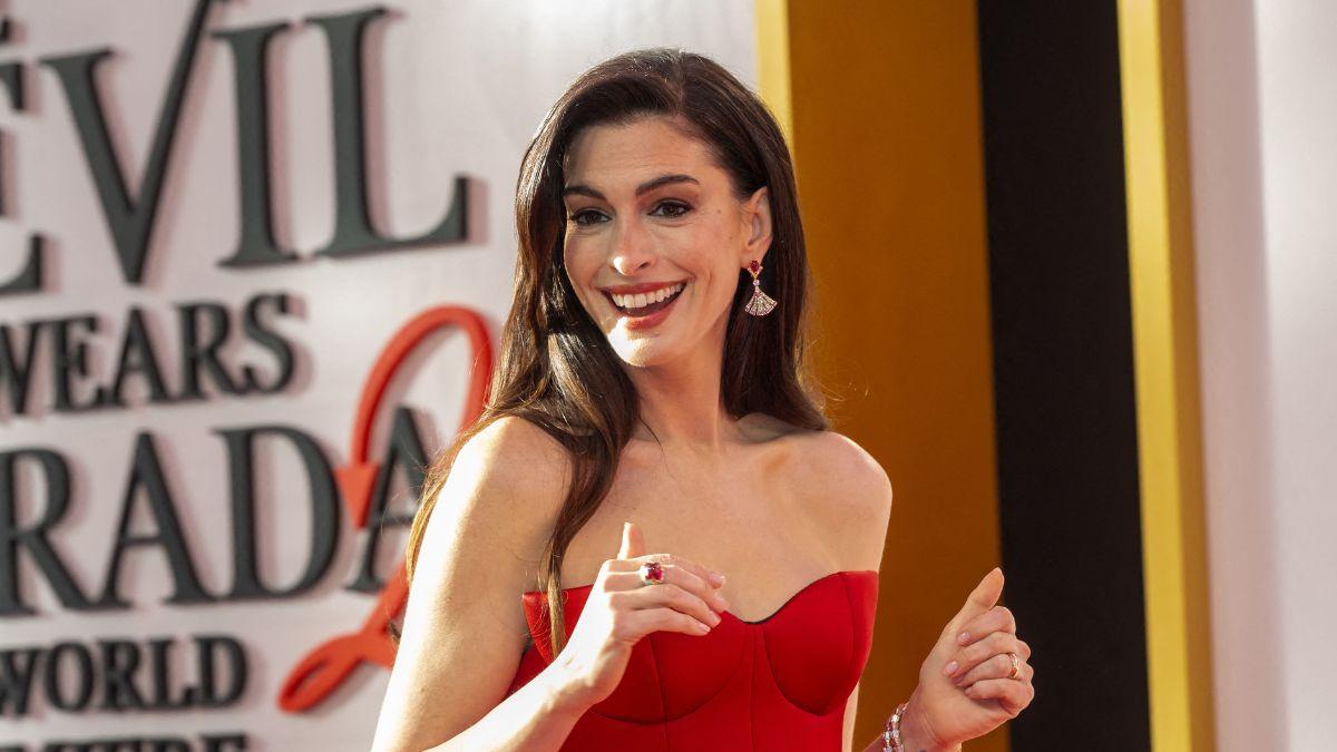 anne hathaway family life husband kids pregnancy announcement