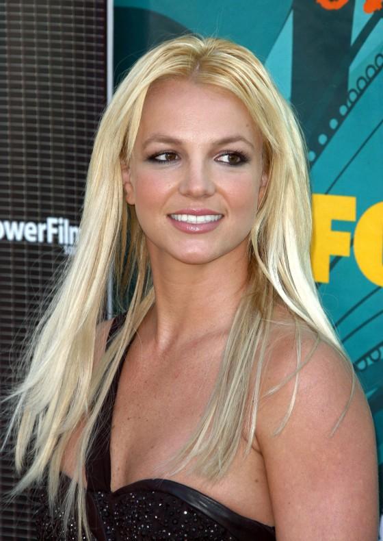 2009__08__fp_3384810_rij_spears_teen_080909 560×790.jpg