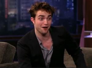 2011__04__Robert_Pattinson_April21news 300×223.jpg