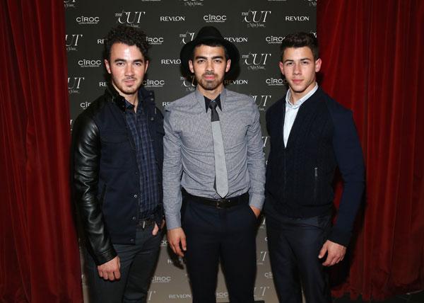 Nick jonas shuts down jonas brothers comeback 00