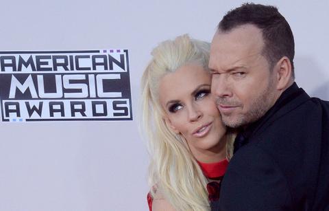 donnie wahlberg jenny mccarthy shutter call them hollywood couple