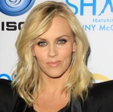 2010__02__Jenny_McCarthy_Feb26newsne 225×223.jpg