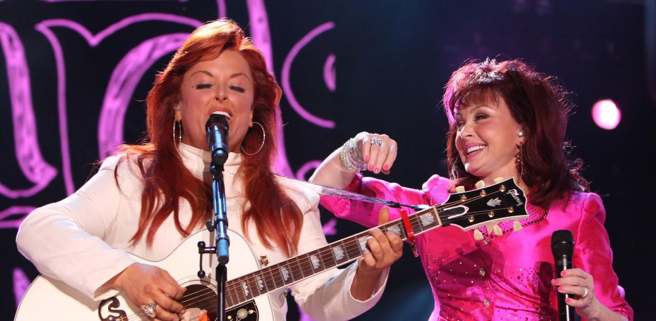 wynonna judd naomi fragile last duet before suicide