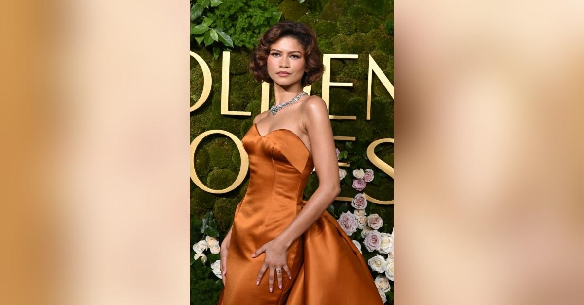 zendaya showed ring smiled coyly golden globes engaged tom holland