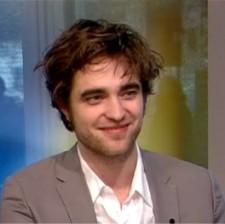 2010__03__Robert_Pattinson_March9newsne 225×224.jpg