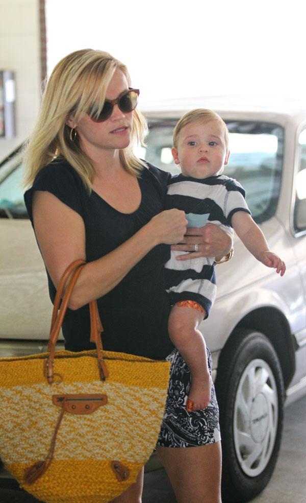 Reese Witherspoon and her baby