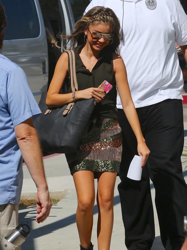 Sarah Hyland filming &#039;Modern Family&#039; in LA