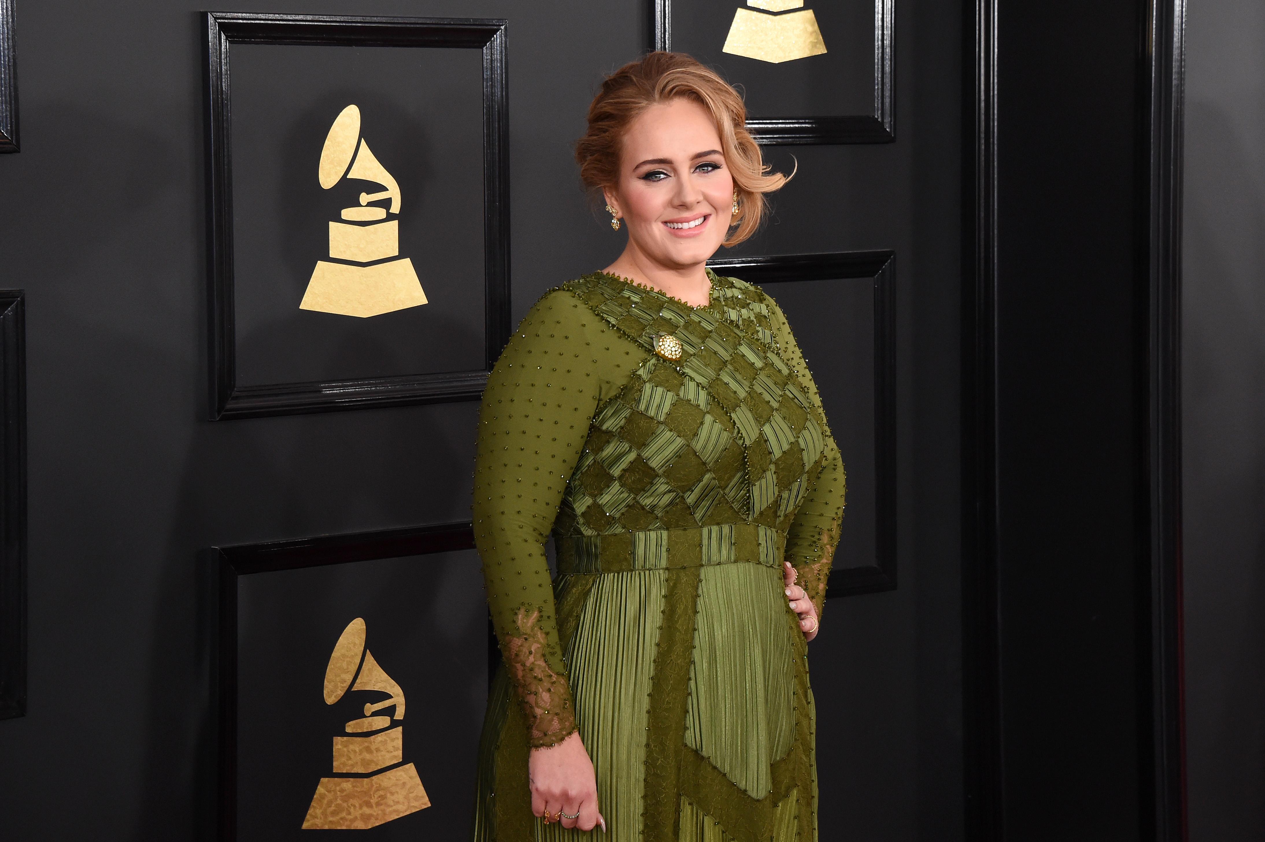 Adele Shows Off Incredible Weight Loss in New Holiday Photos