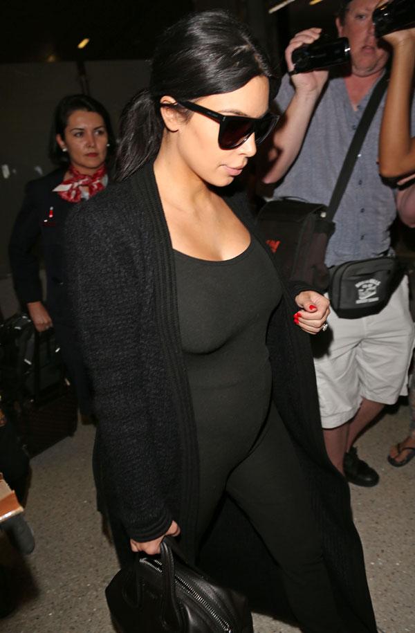 Kim kardashian pregnant2