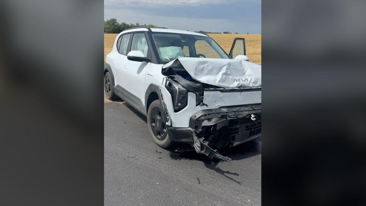 Photo of Minnie Driver gave her followers a look at the vehicle involved in the accident.
