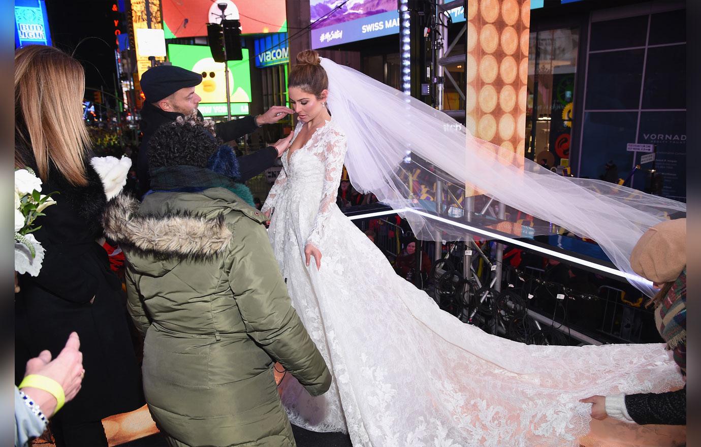 Maria menounos married nye times square 5