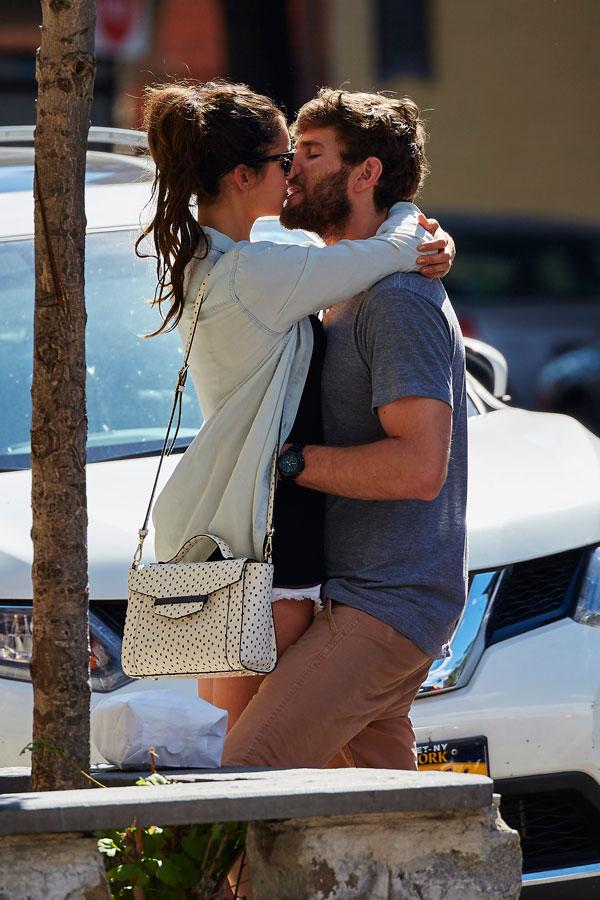 Nina dobrev austin stowell