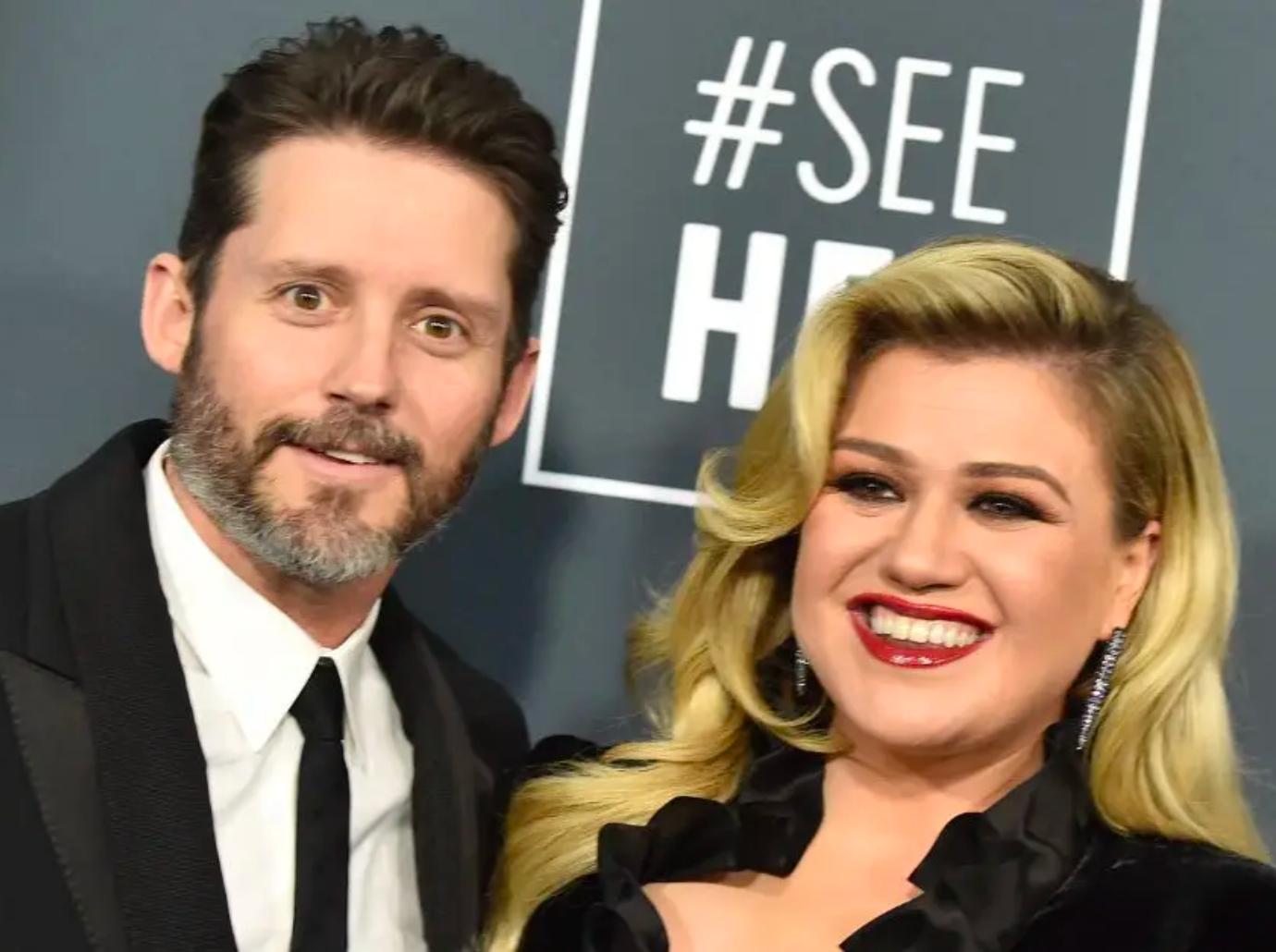 kelly clarkson brandon blackstock overcharged millions manager