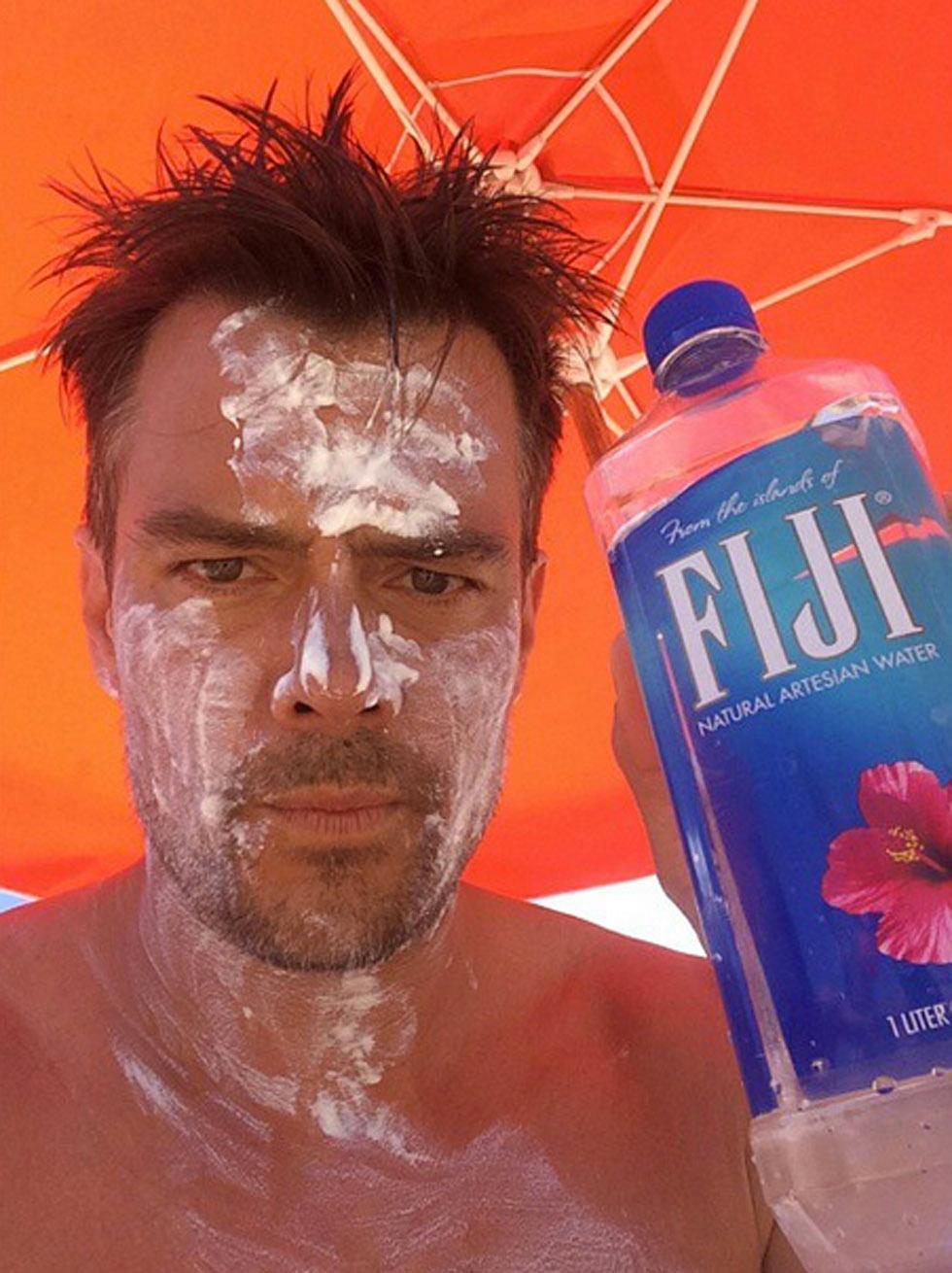 Josh duhamel florida vacation selfie