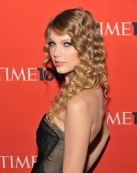 2010__05__Taylor_Swift_May7newsne 199×300.jpg