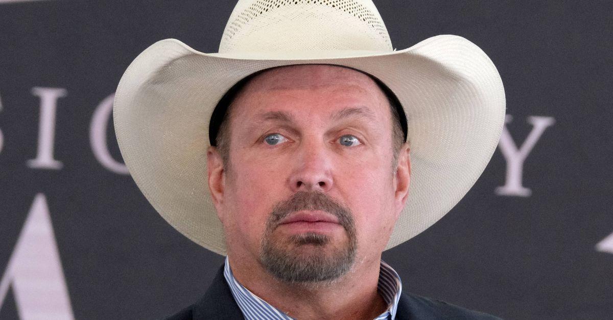 garth brooks dating history