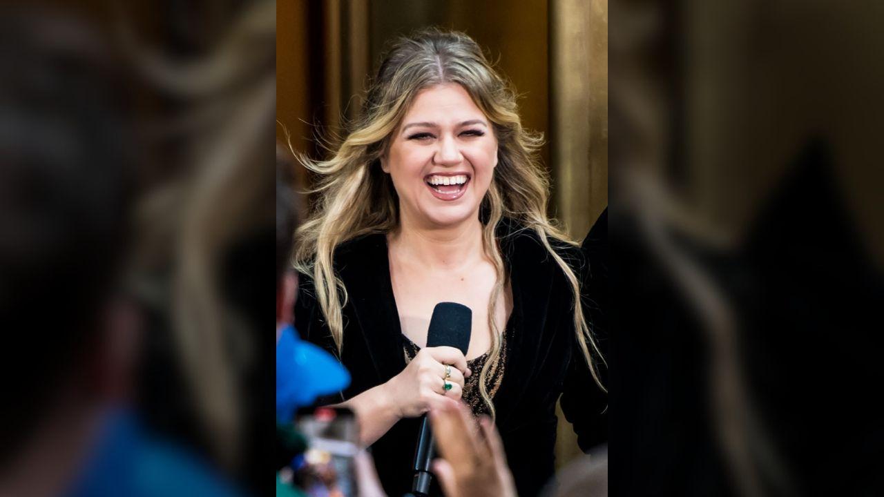Photo of Kelly Clarkson has gushed about Dolly Parton before.