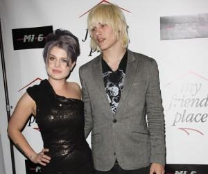 2010__07__Kelly_Osbourne_Luke_Worrell_July14newsne 300×271.jpg