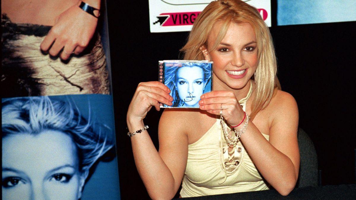 Image of Britney Spears admitted that she wants to perform with her son in the future in the UK or Australia.