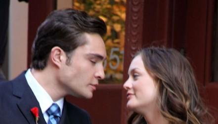 2009__07__full_gossip_girl_19_wenn5321965 441×800.jpg