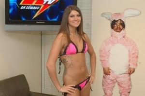 2011__02__Aspen_Rae_Howard_Stern_Feb23newsea 300×199.jpg