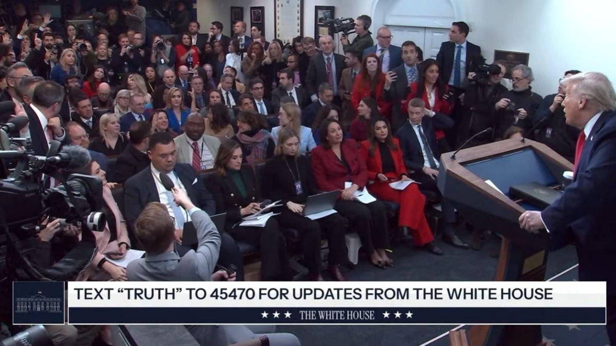 image of Several social media users mocked Donald Trump’s behavior.