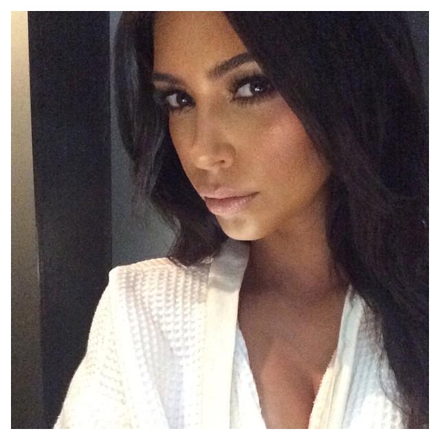 kim kardashian selfie tips