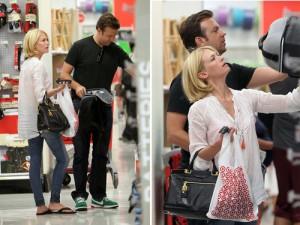 2010__08__January_Jones_Aug19_main 300×225.jpg