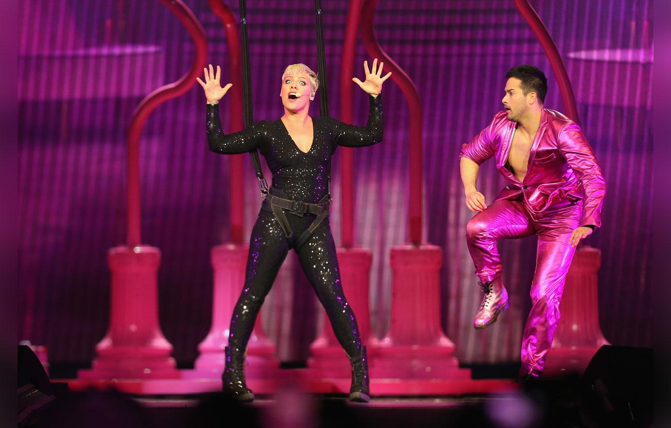 PICS Pink Returns To The Stage In Sydney After Health Scare