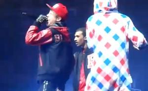 2011__03__Justin_Bieber_Friday_March30newsne 300×184.jpg