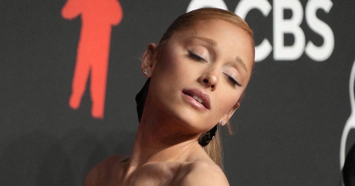 ariana grande thanked her therapists and g people
