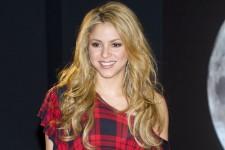 2009__09__shakira121 225×150.jpg
