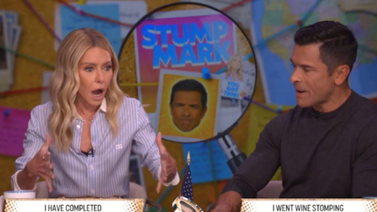 Image of Kelly Ripa shared a 'secret' that her 'feet are extremely wide' on this morning's episode of 'Live.'