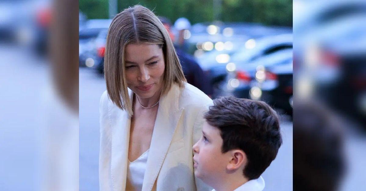 Photo of Jessica Biel and Justin Timberlake