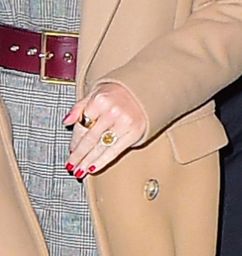 Katy perry engaged orlando bloom split engagment ring diamond 02