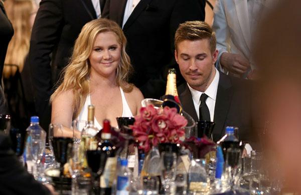 Amy schumer boyfriend critics choice awards 2016 07