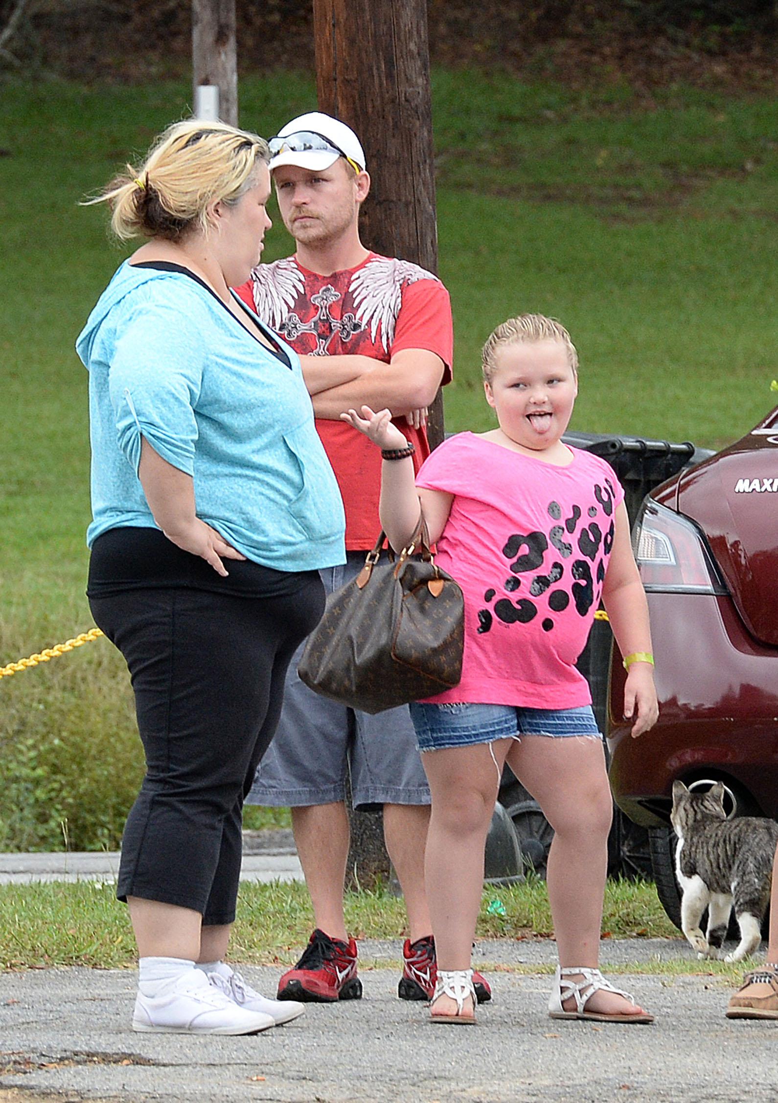 Honey Boo Boo shows off her new Louis Vuitton bag in McIntyre, GA