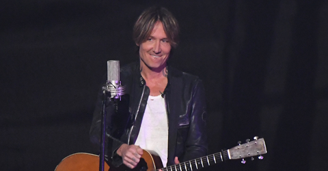 keith-urban-others-perform-at-country-music-awards-2020