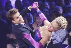 2011__03__Kendra_Wilkinson_DWTS_March29news 300&#215;204.jpg