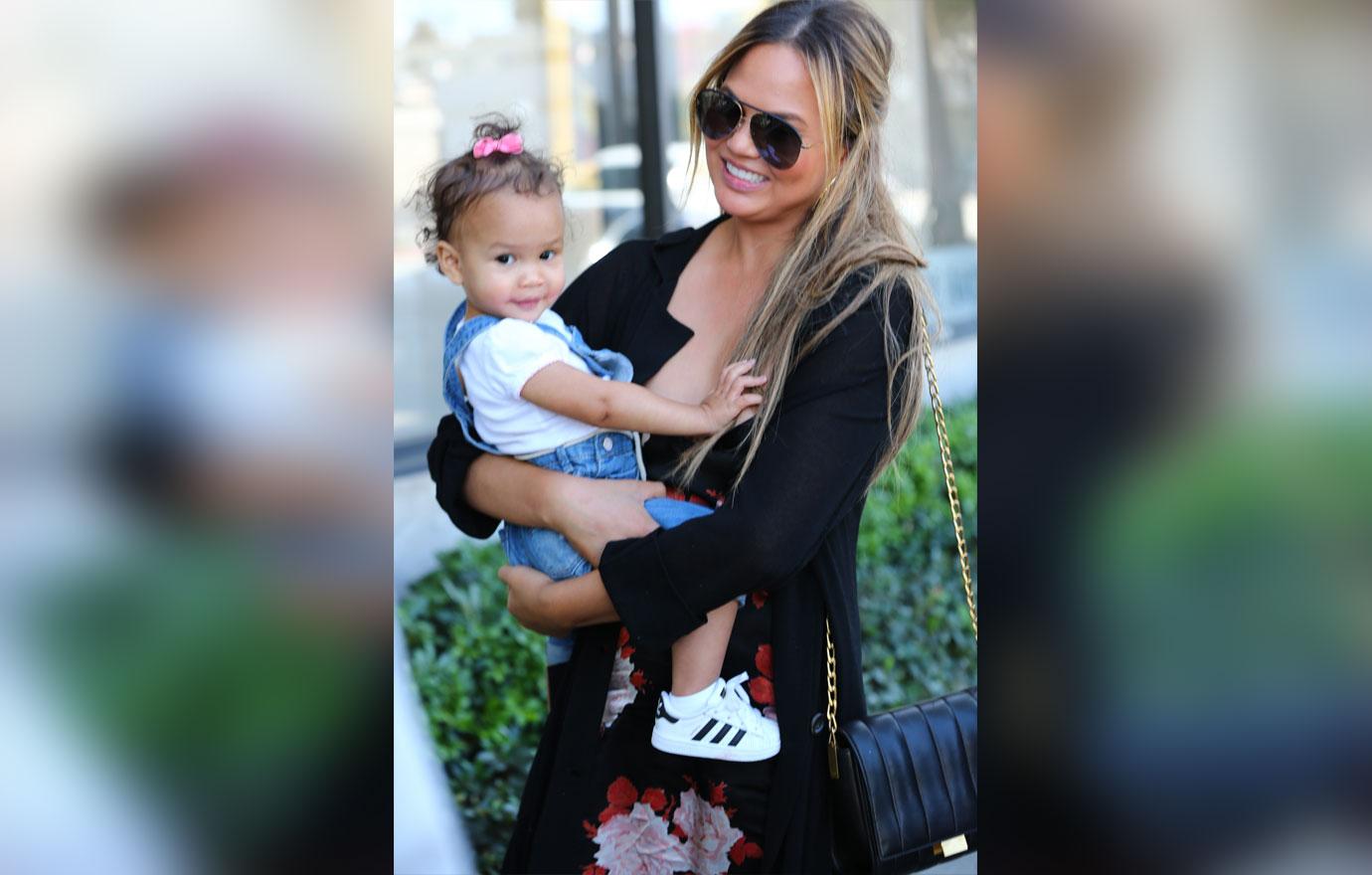 Luna big sister chrissy teigen pregnancy