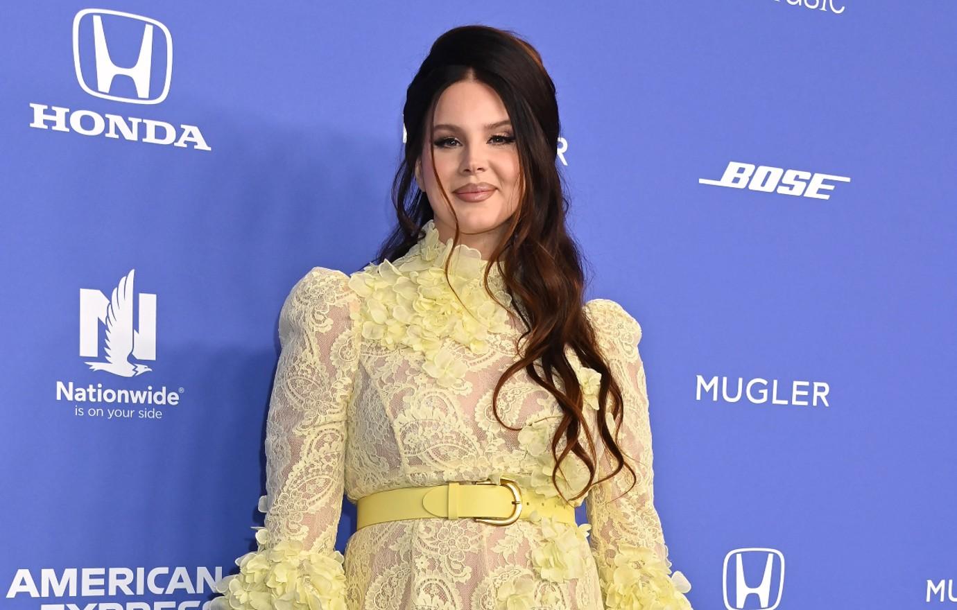 Lana Del Rey shuts down influencer's witchcraft accusations - Los Angeles  Times