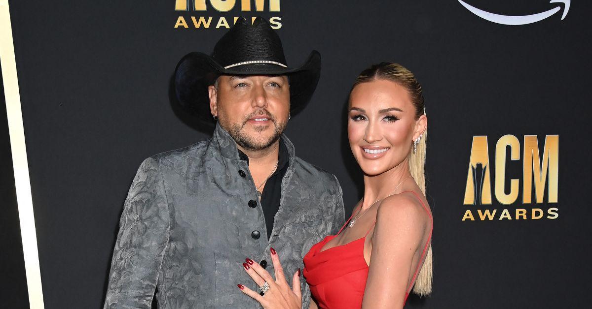 jason aldean wife supports trump  return