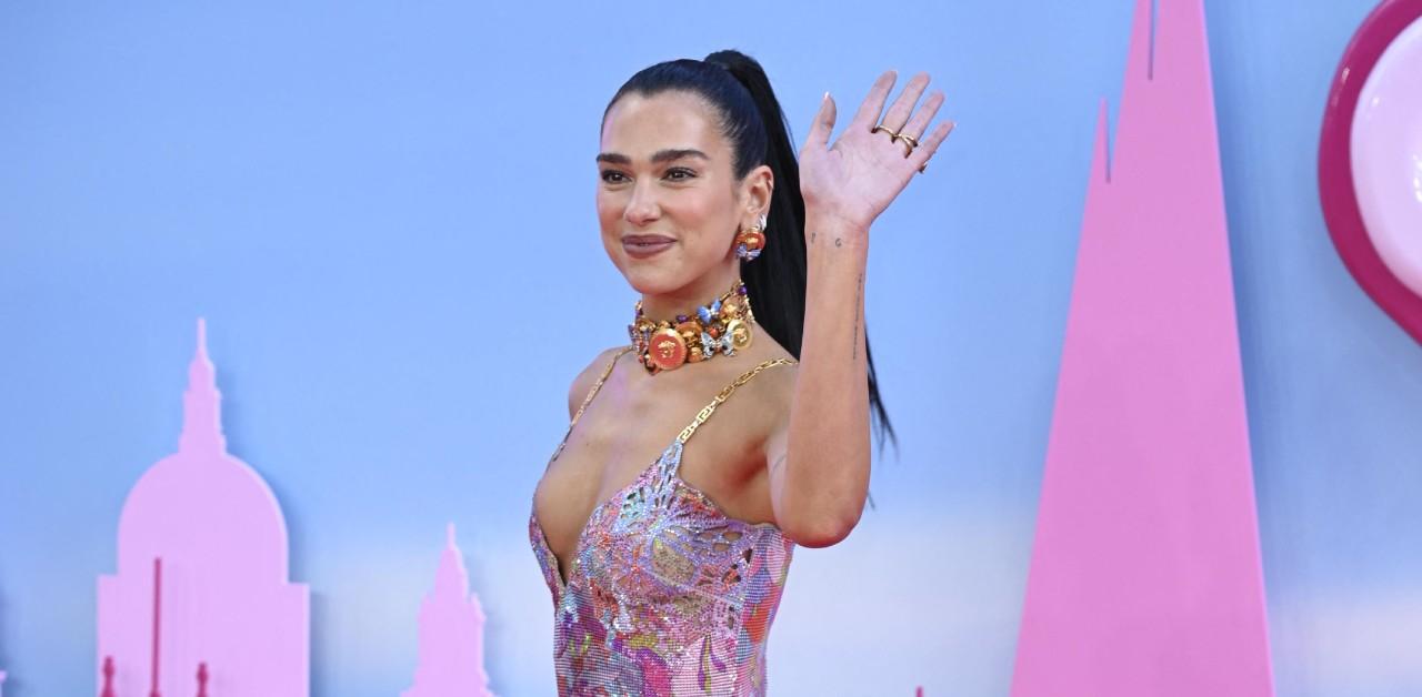 Dua Lipa Reveals a Major Hair Transformation on the Grammys 2022 Red Carpet