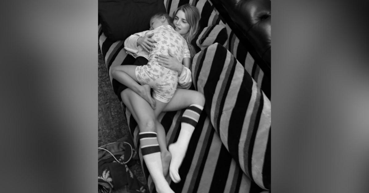 single jessica simpson flaunts long legs cuddles with daughter birdie