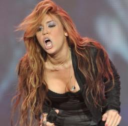 2010__07__miley_cyrus_july19 255×300.jpg