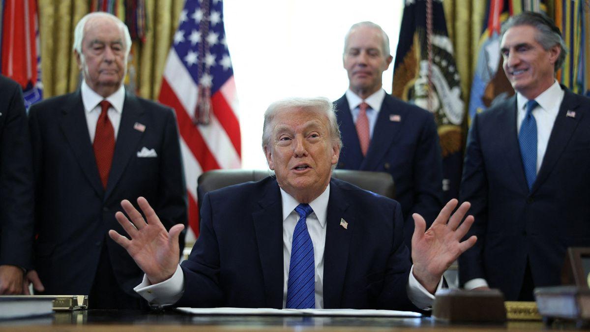 Photo of Donald Trump's appearance at Madison Square Garden created hours-long waits for ticket holders.