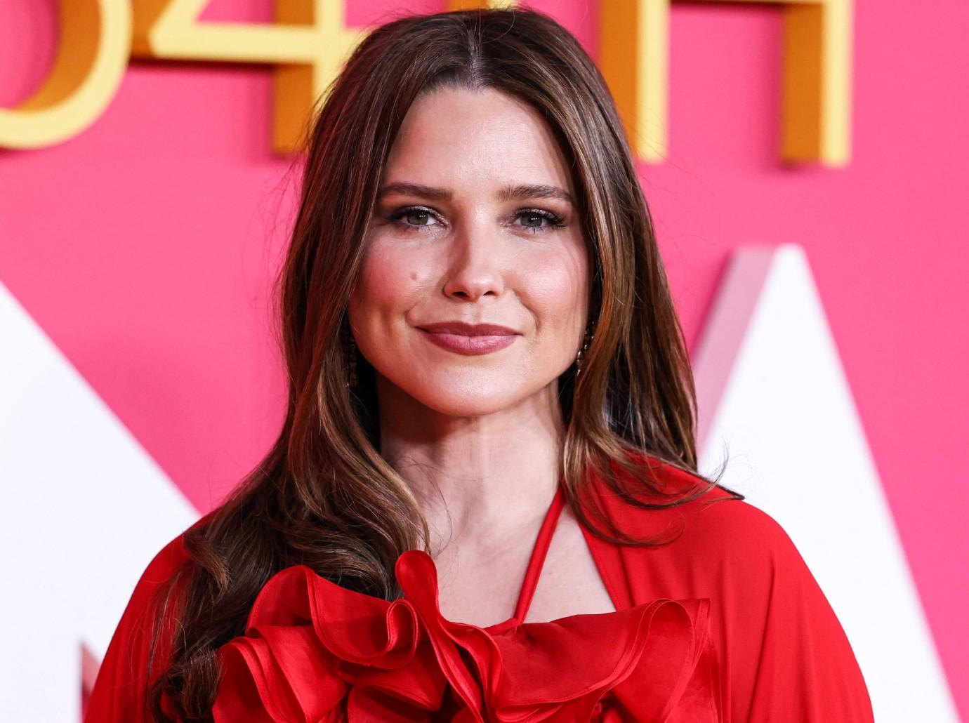 sophia bush doesnt enjoy going out hostile fan