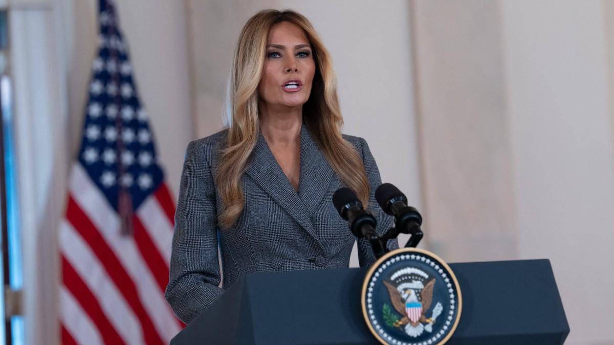 image of Ghislaine Maxwell is in prison. 