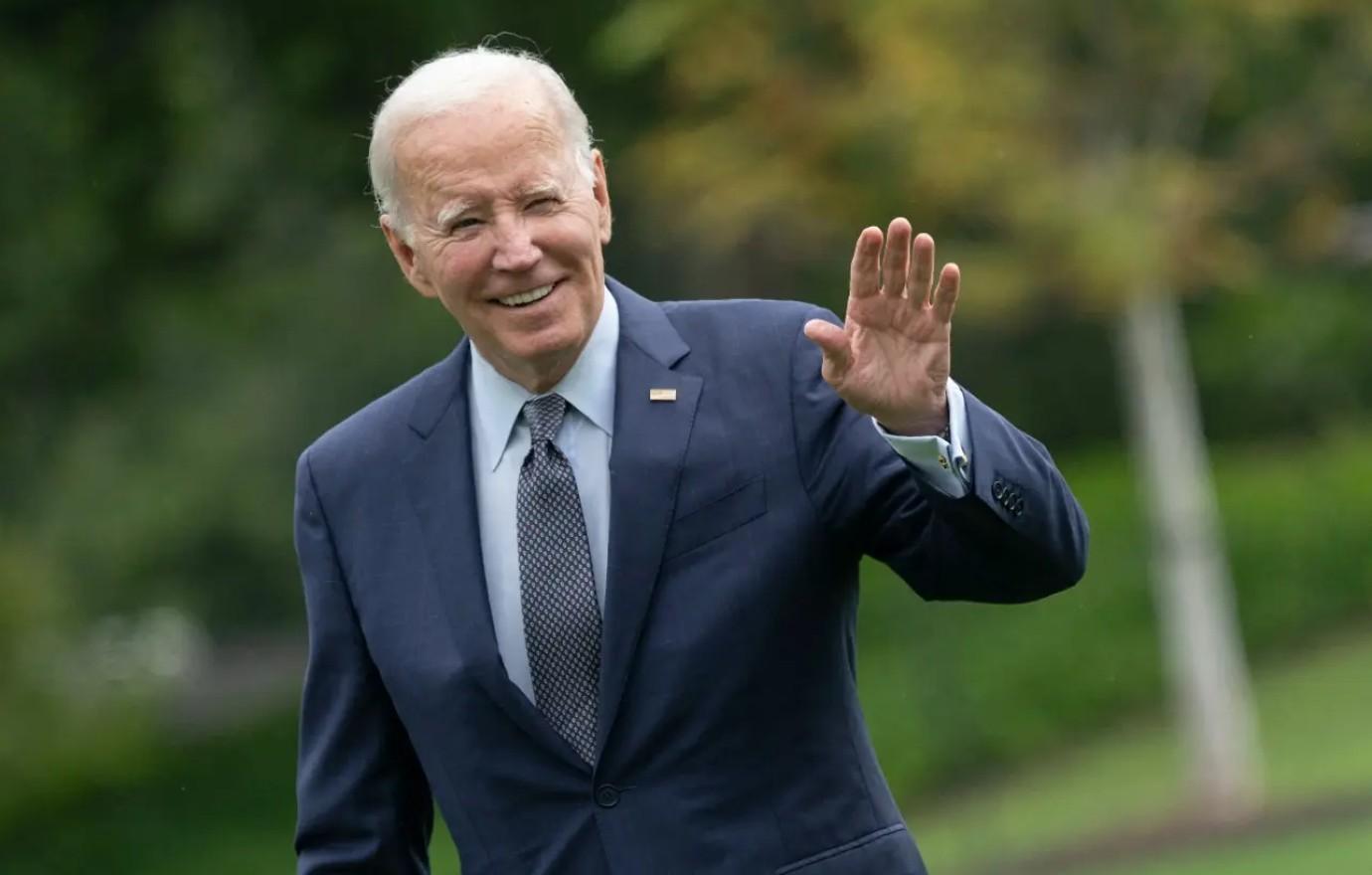 acks joe biden campaign as dumsterfire